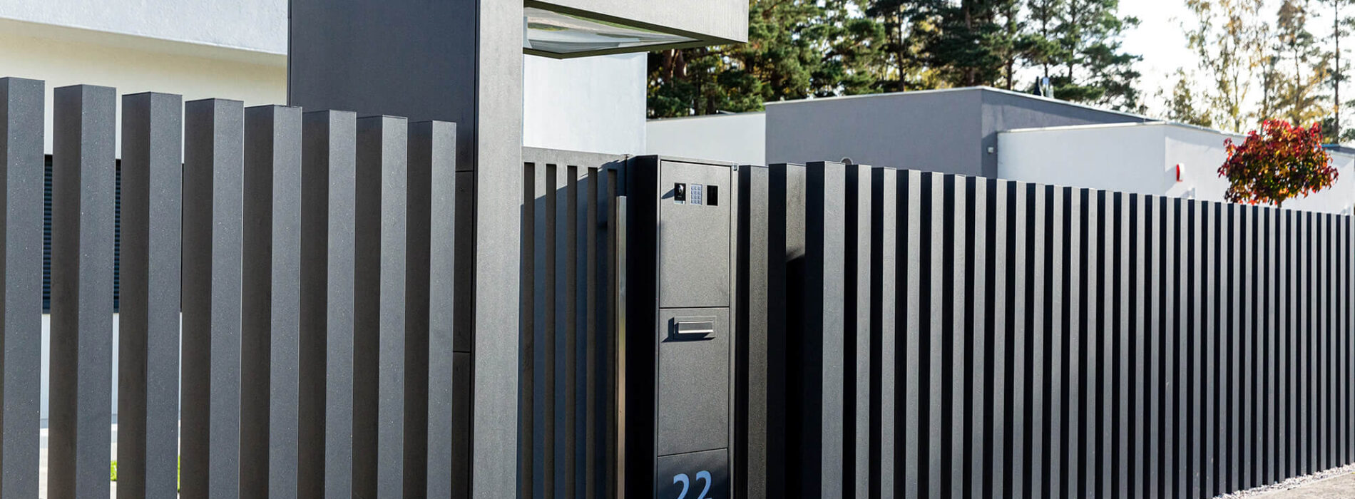 Najładniejsze ogrodzenia domów a styl architektury – jak osiągnąć spójny efekt?