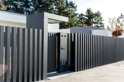 Najładniejsze ogrodzenia domów a styl architektury – jak osiągnąć spójny efekt?